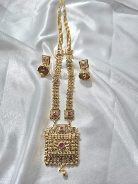 Temple Necklace Set